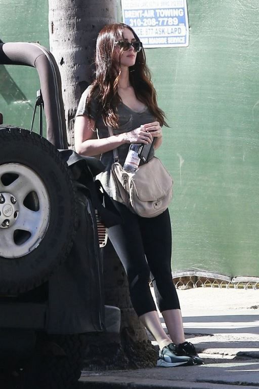  photo Megan Fox - Out and About in Brentwood - 12022016_009_zpsgytefksr.jpg