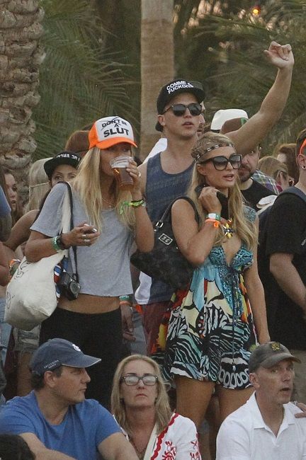 photo ParisNickyHiltonSpottedatthe2013CoachellaValleyMusicandArtsFestival009_zpsceb55de8.jpg