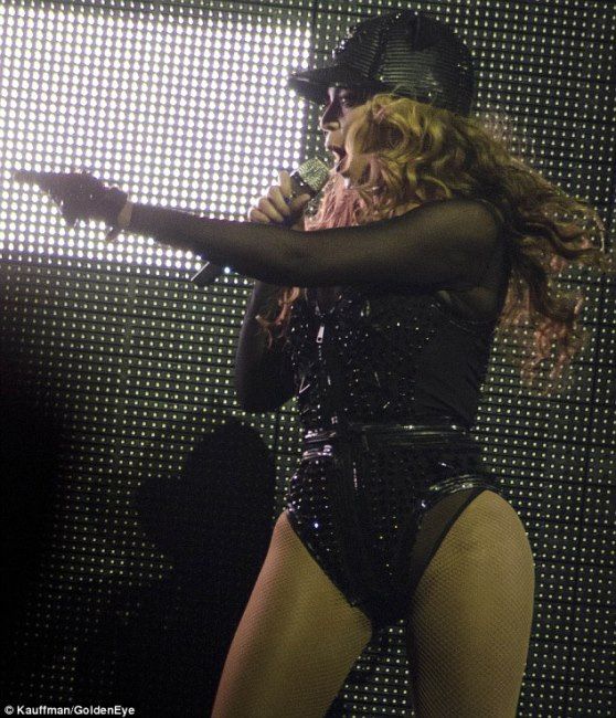 photo article-2309731-19510B0A000005DC-360_634x739_zps2d907b1c.jpg