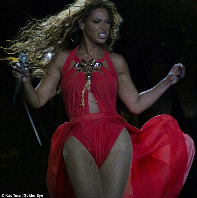 photo article-2309731-19510F62000005DC-885_634x638_zpsf1432ed8.jpg