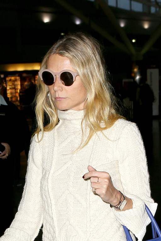  photo Gwyneth_Paltrow_seen_as_she_arrived_at_JFK_airport_in_New_York_April_11-2016_059_zps4ju3bk74.jpg