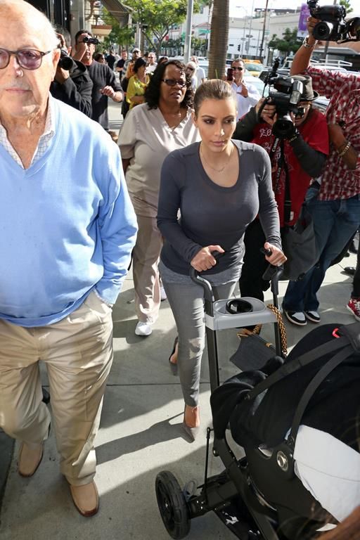  photo Kim_aKardashian_DFSDAW_001_zps126a70e1.jpg