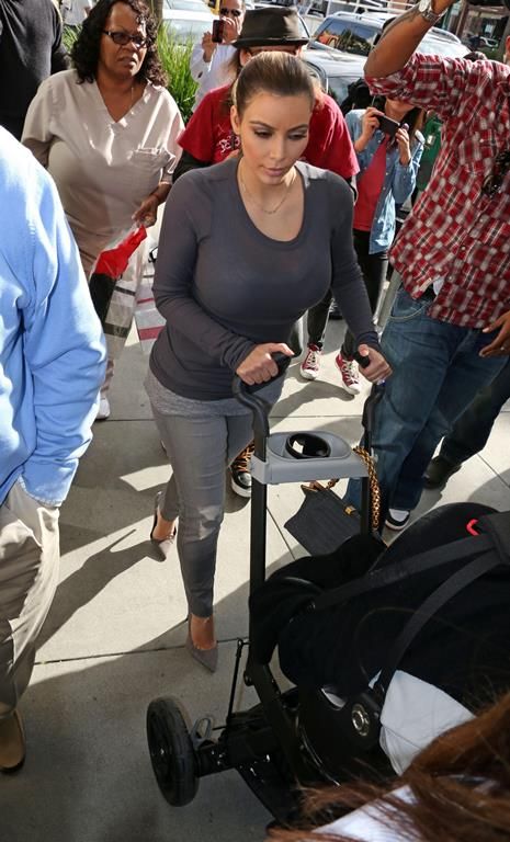  photo Kim_aKardashian_DFSDAW_003_zpsafe52734.jpg