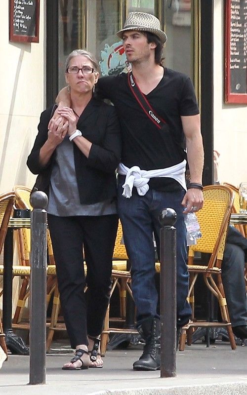 Парочка во Франции Photobucket