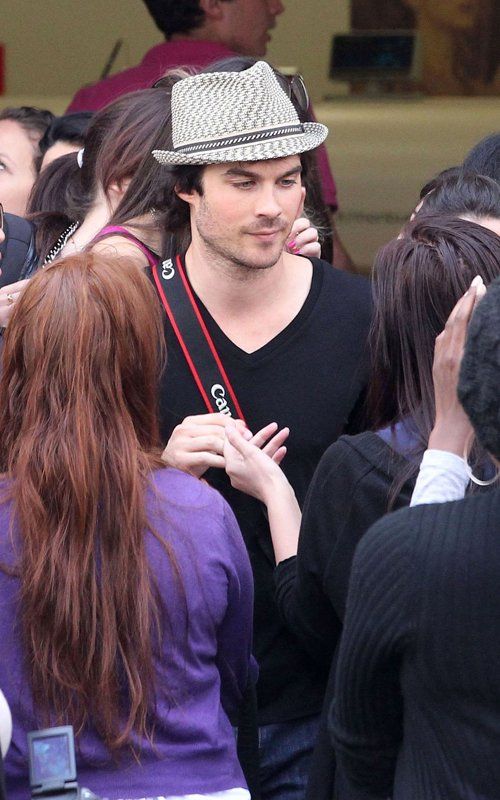 Парочка во Франции Photobucket