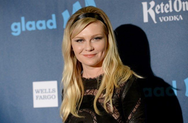 photo Kirsten_Dunst_24th_Annual_GLAAD_Media_Awards_AwMuERj03uzx_zps9f55a464.jpg