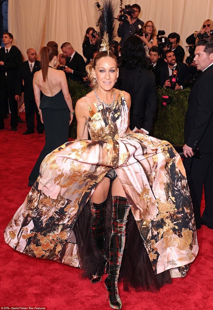 Met Ball 2013 photo article-2320469-19A6D22F000005DC-935_964x1405_zps2f72f07b.jpg