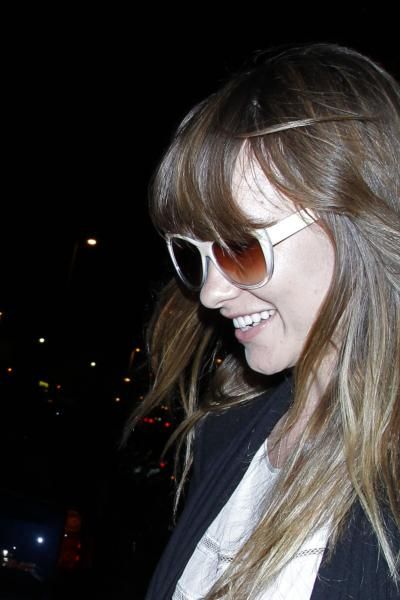 Оливия в LAX Photobucket