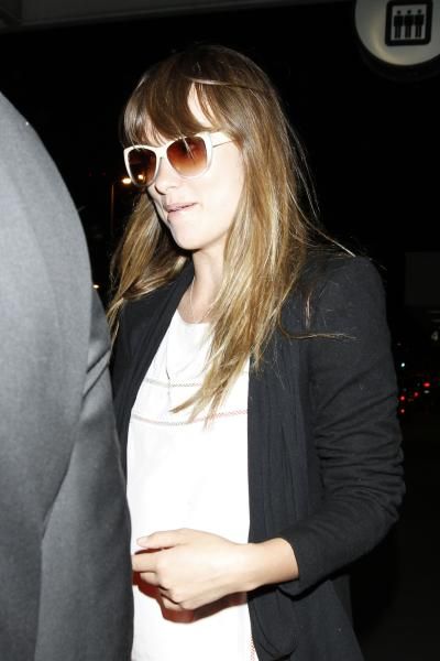 Оливия в LAX Photobucket