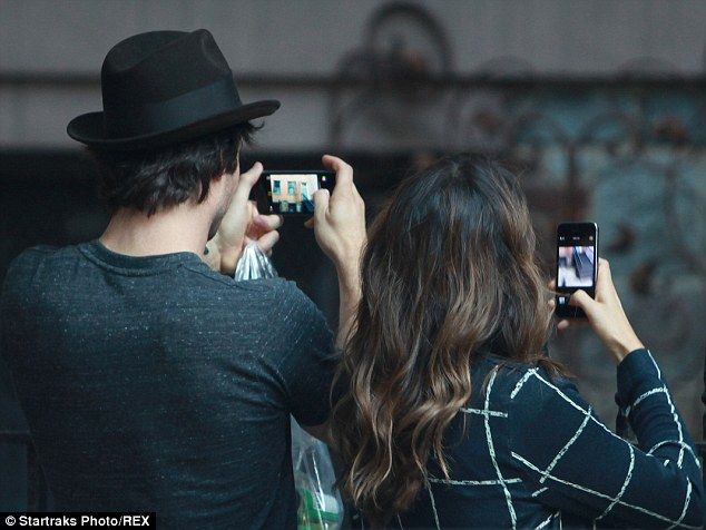  photo article-2735187-20D2F50F00000578-853_634x476_zps5cb8916b.jpg