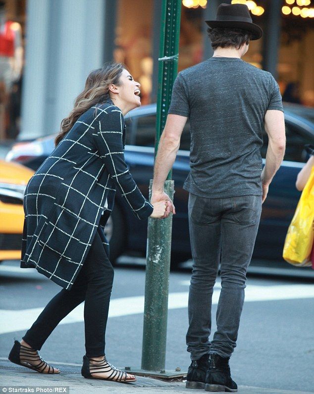  photo article-2735187-20D2F5D400000578-65_634x796_zps6077320b.jpg