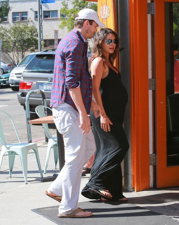  photo mila-kunis-18_zpsdfbea4ac.jpg