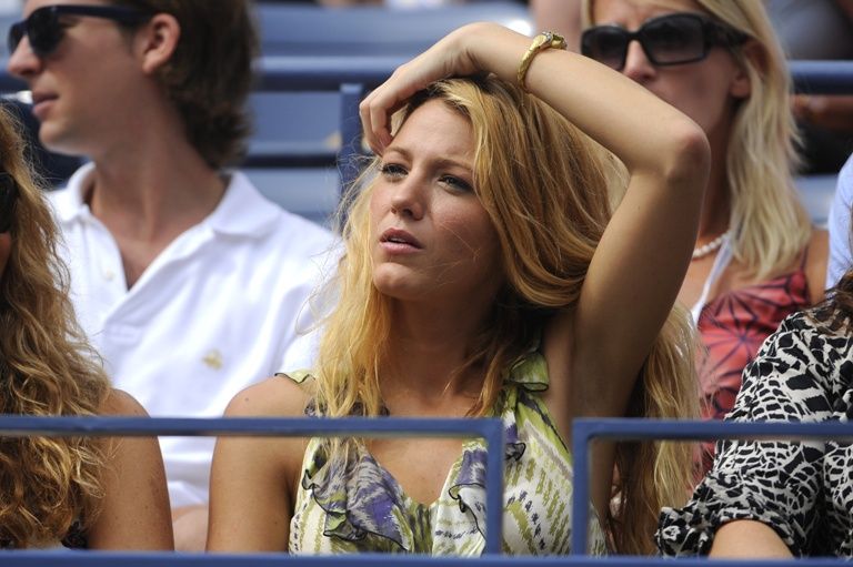 Сплетница следит за игрой Photobucket