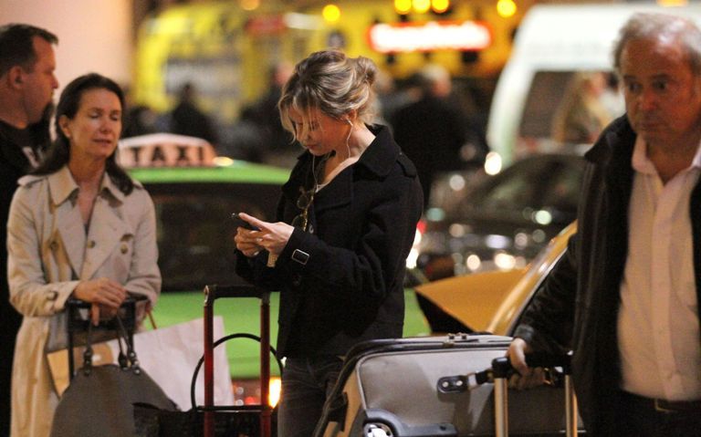 Рене в LAX Photobucket