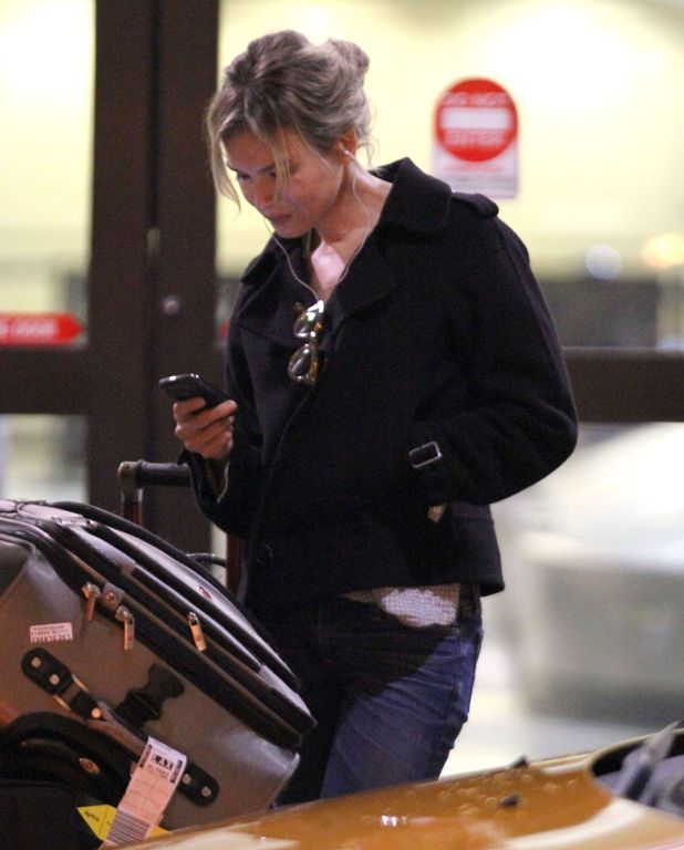 Рене в LAX Photobucket