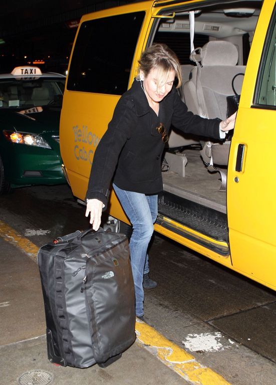 Рене в LAX Photobucket