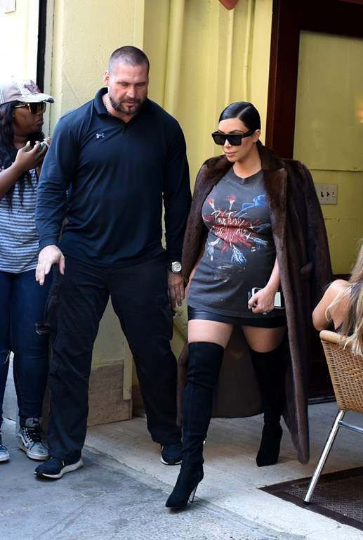  photo Kim Kardashian Steps out in New York September 15-2015 033_zpsom2jfm56.jpg