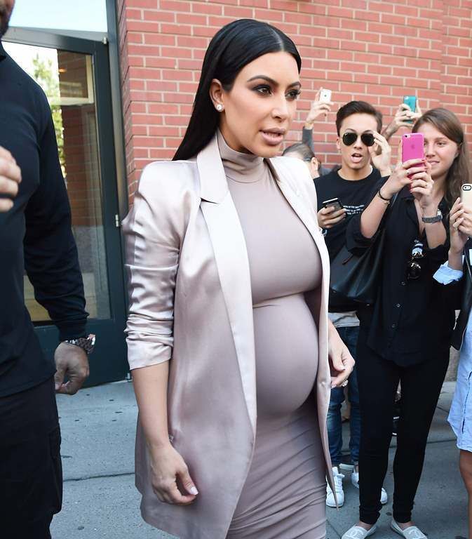  photo Kim Kardashian leaving her apartment in NY September 14-2015 001_zpsfbcovxed.jpg