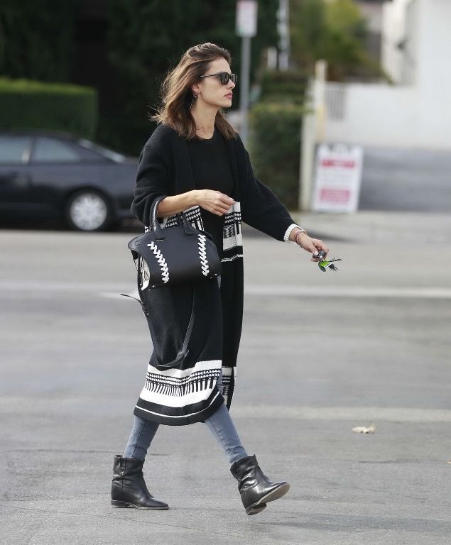  photo Alessandra_Ambrosio_-_Out_in_Brentwood___04122015_014_zps7v3cl58k.jpg
