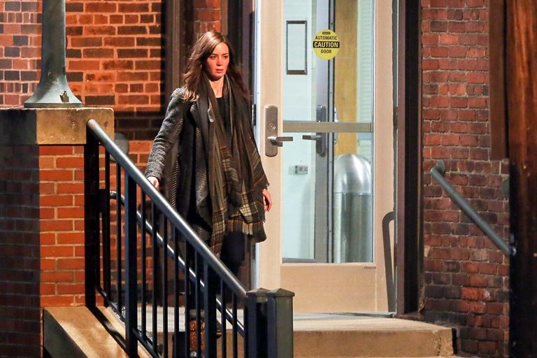  photo Emily_Blunt_-_Filming_at_a_Police_Station_in_Irvington_-_16122015_009_zpsiqk110et.jpg
