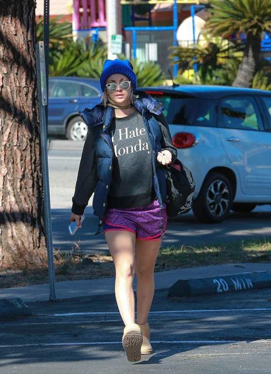  photo Kaley Cuoco is seen out and about in Los Angeles November 16-2015 011_zpsrqmb6yvx.jpg