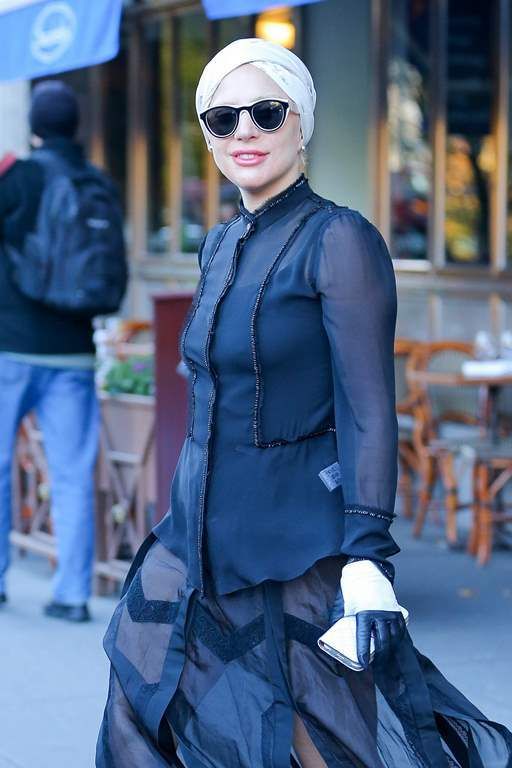  photo Lady Gaga leaving her apartment building in New York City November 21-2015 005_zps3ggt40va.jpg