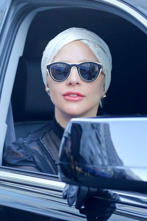  photo Lady Gaga leaving her apartment building in New York City November 21-2015 023_zpsawmcenke.jpg