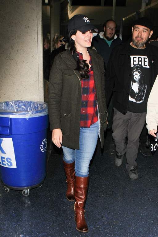  photo Lana Del Rey Pictured at Los Angeles International Airport December 13-2015 028_zpsrhbjyqvy.jpg