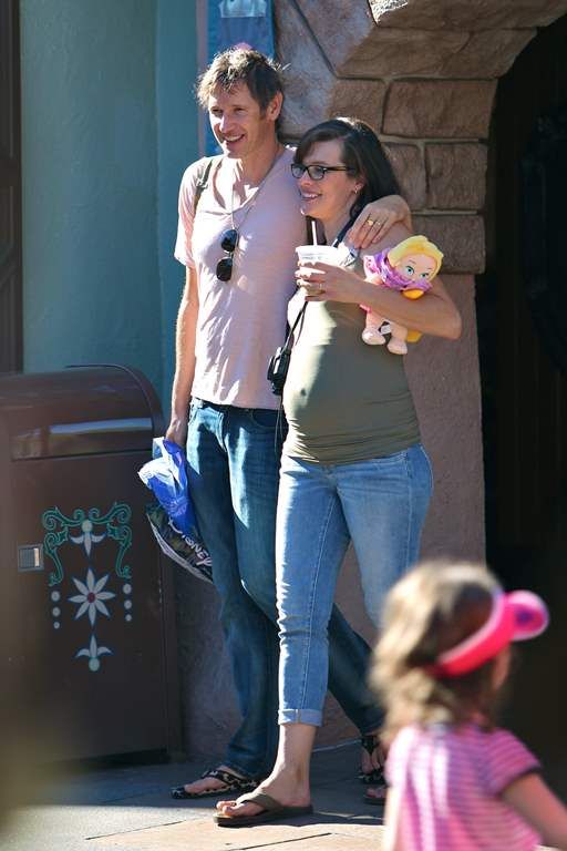 photo MillaJovovichSpendsthedayatDisneylandinAnaheimOctober23-2014032_zps40dca3aa.jpg