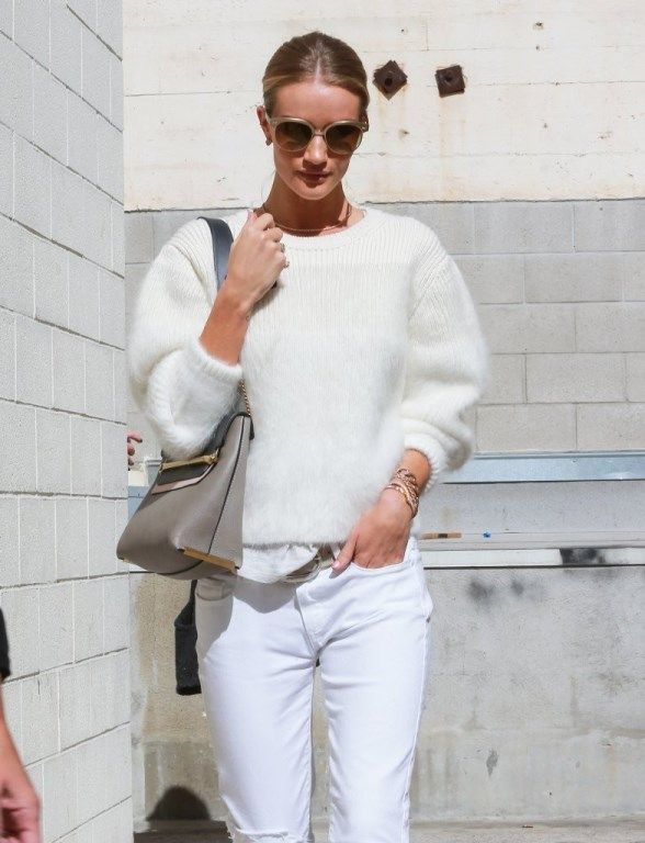  photo Rosie_Huntington_Whiteley_Goes_Shopping_Beverly_13XZImtNCBZx_zpsd20922cf.jpg