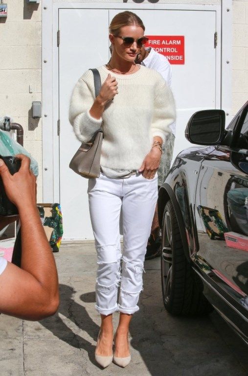  photo Rosie_Huntington_Whiteley_Goes_Shopping_Beverly_5RFe9d3IrtKx_zps5a991217.jpg