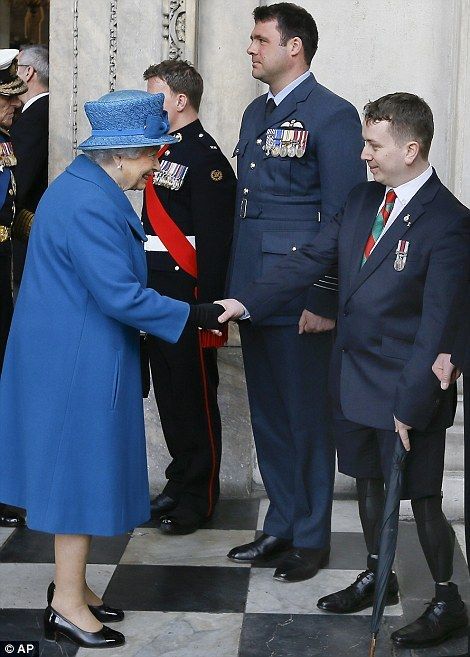  photo 269AF6C600000578-2992974-The_Queen_meets_retired_soldier_Josh_Campbell_former_pioneer_fro-a-10_1426270451539_zpsjoginiur.jpg