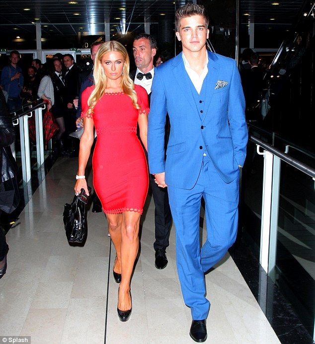 photo article-2325941-19D34474000005DC-466_634x692_zpsb42f15d5.jpg