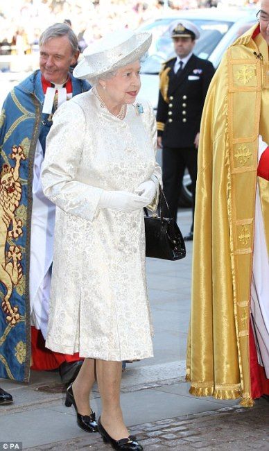 photo article-2335617-1A23AB98000005DC-926_470x787_zpsa6eec733.jpg