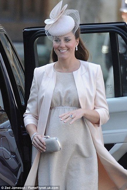 photo article-2335633-1A23B21E000005DC-469_470x699_zps9e032943.jpg