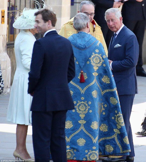 photo article-2335633-1A23E3E4000005DC-318_964x1069_zps9d7d4cf5.jpg