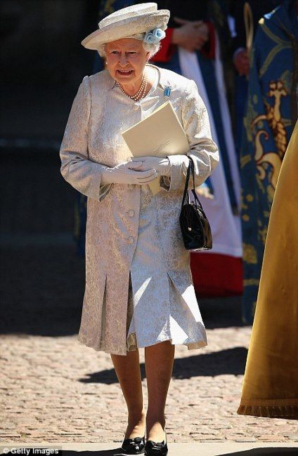 photo article-2335633-1A24319A000005DC-530_470x720_zps4fc19019.jpg