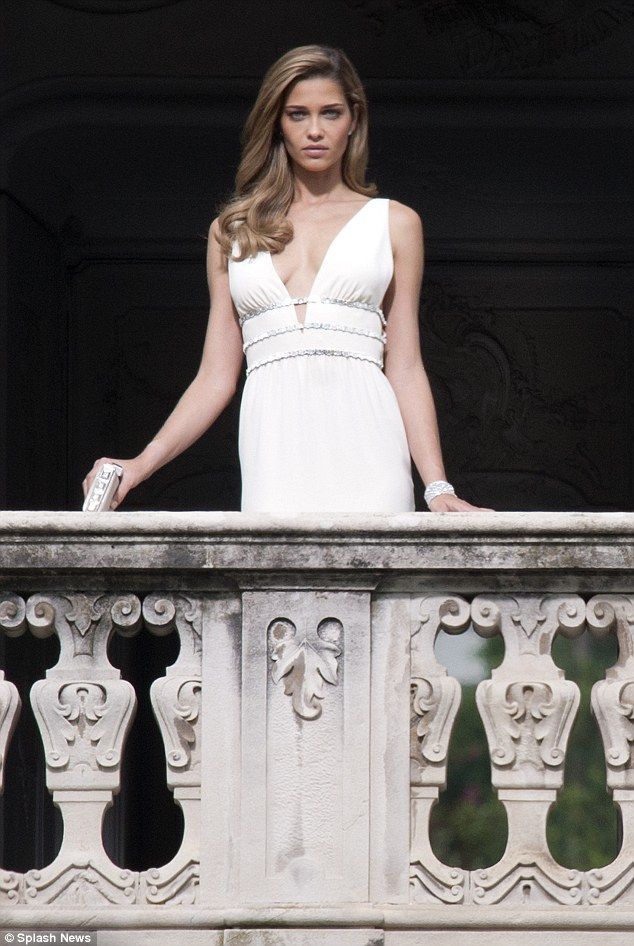 photo article-2355411-1AA6C2B8000005DC-303_634x946_zps2112c557.jpg