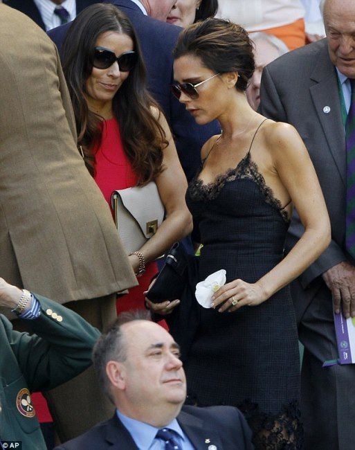  photo article-2357824-1AB38BE3000005DC-810_634x803_zpse1f7bea2.jpg