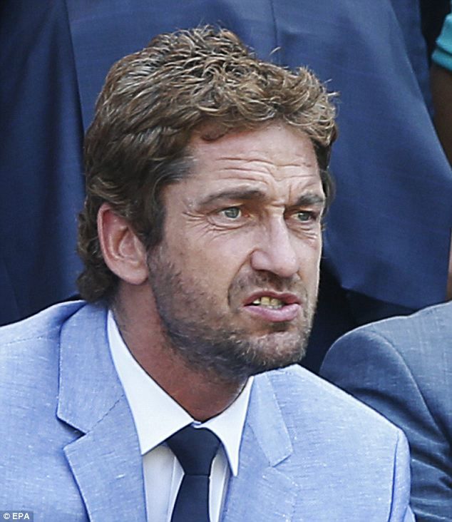  photo article-2357839-1AB39599000005DC-180_634x732_zpse2d91cc6.jpg