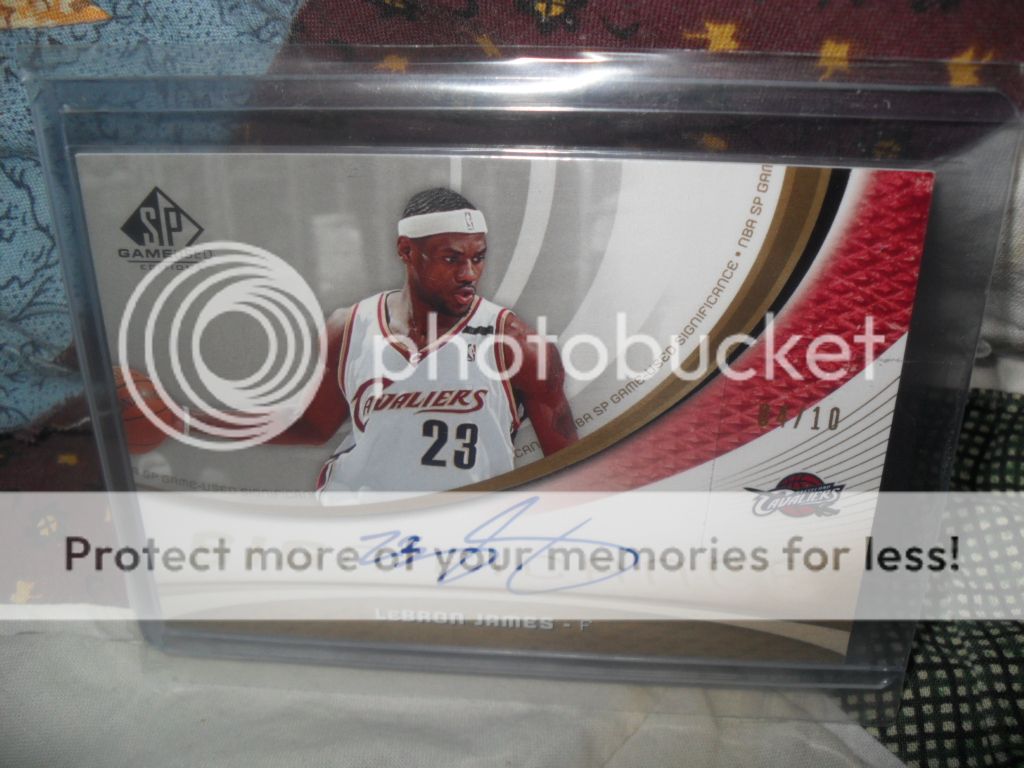 Lebron James 08/09 Ultimate Signatures an 05/06 SP Game used gold Auto ...