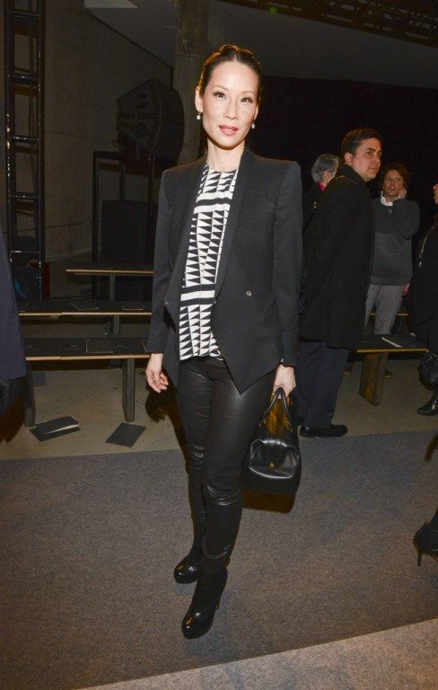 photo LucyLiuEdunFrontRowMercedesBenzFashion2Ciq-Q37Oxmx_zpsf02bbcd8.jpg