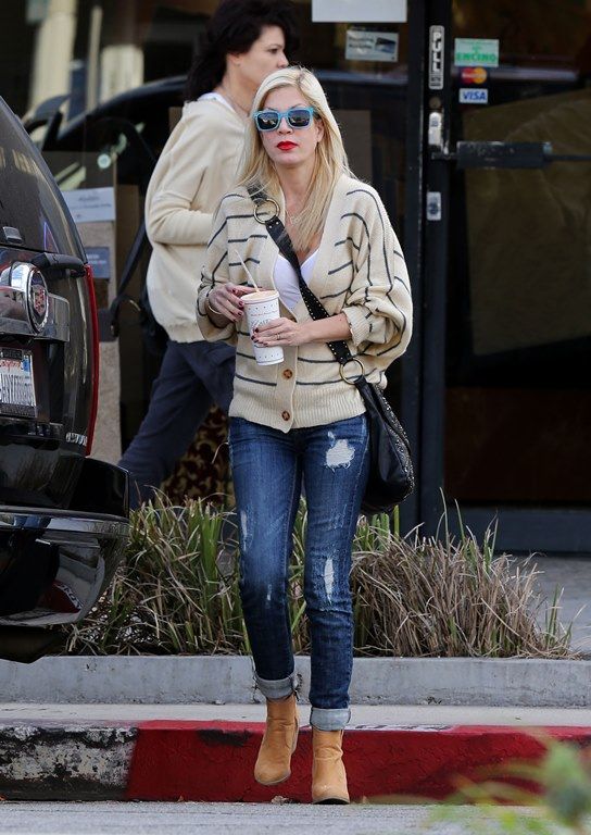 photo Tori_Spelling_DFSDAW_001_zps54cc5aae.jpg