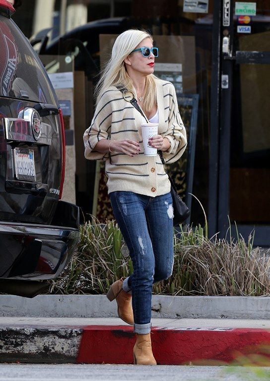 photo Tori_Spelling_DFSDAW_003_zpsb19e3b3b.jpg