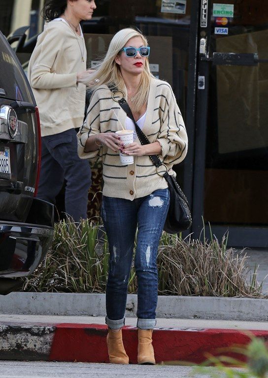 photo Tori_Spelling_DFSDAW_004_zpsc958ee4e.jpg