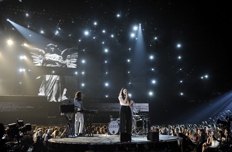 photo lorde-grammy-05_zps817803e6.jpg