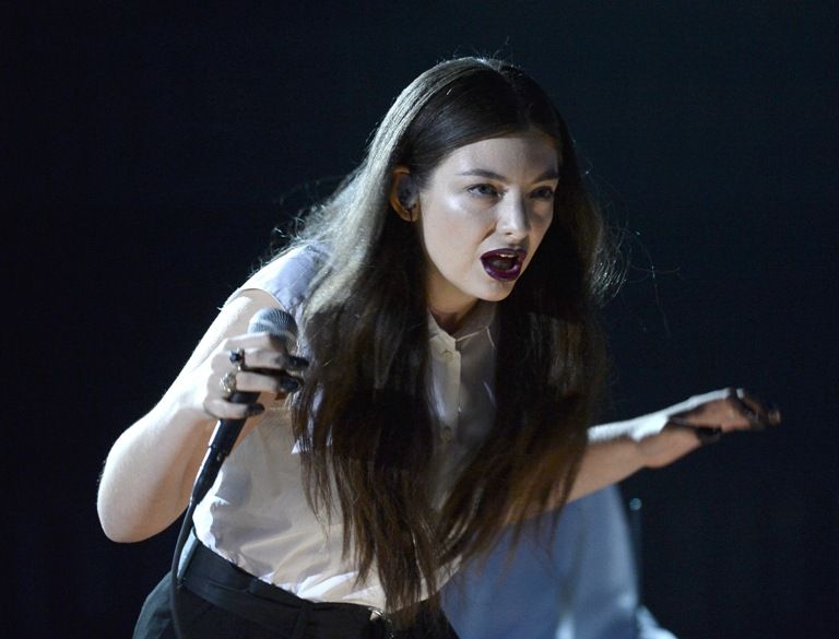 photo lorde-grammy-07_zps665c49f2.jpg