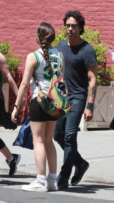 photo 991701721_1465994_exclusive_lourdes_leon_spending_1124x2000_1_122_338lo_zps4b75ee49.jpg