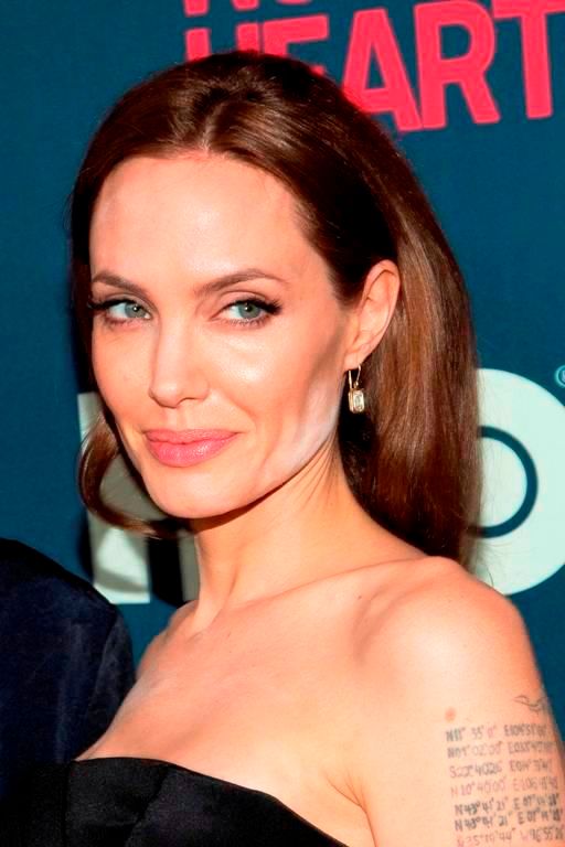 photo AngelinaJolie-TheNormalHeartNewYorkPremiere-001_zpsa8d7bda2.jpg