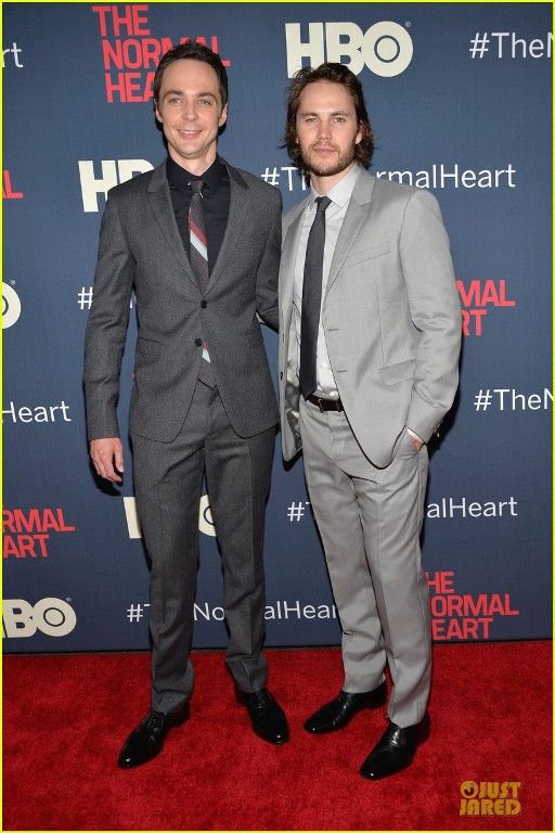 photo matt-bomer-julia-roberts-normal-heart-nyc-premiere-03_zpsae3a9987.jpg